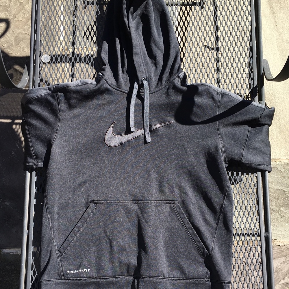 Men’s black nike hoodie